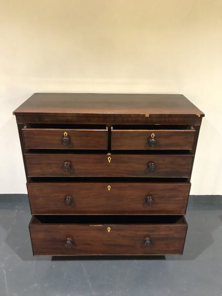 Stunning Antique Georgian Mahogany Chest of Drawers 