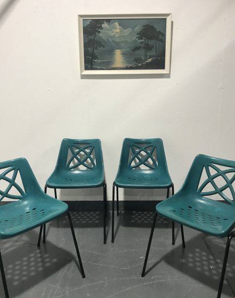 4 x Vintage 1960s / 1970s Turquoise Plastic GEECO Kitchen / Garden Chairs