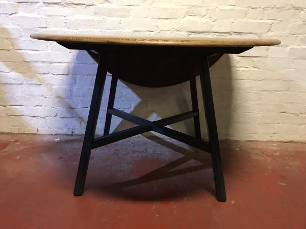 1980s Ercol Elm & Beech Windsor 377 Drop Leaf Dining Table