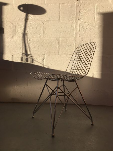 Single Eames Style Chrome Metal Wire Occasional Chair